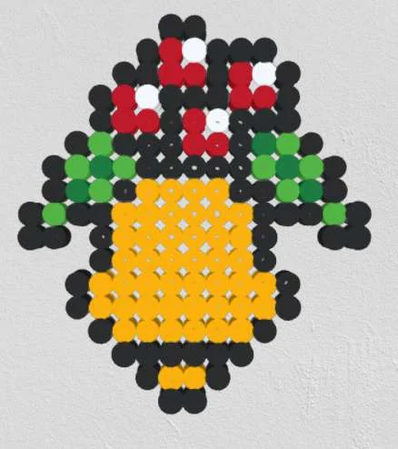 Kerstklok als strijkkralenpatroon, gele klok met rode strik en groene blaadjes
